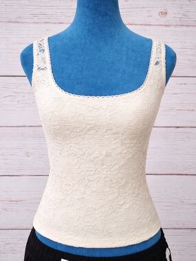 NWT Ginsen Women’s Ivory Lace Tank Top Sleeveless Floral Blouse Size S